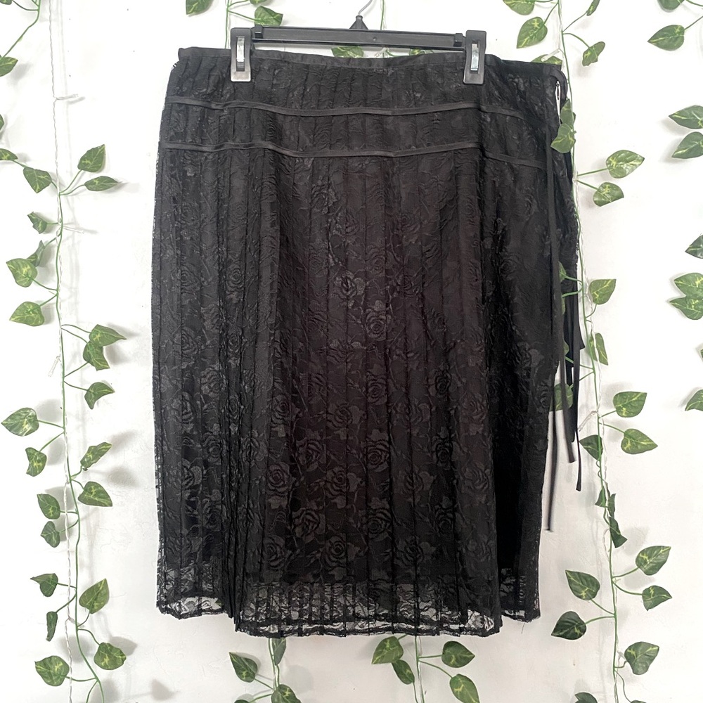 Black skirt with veil
